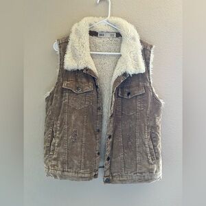BKE Corduroy Vest with fur lining